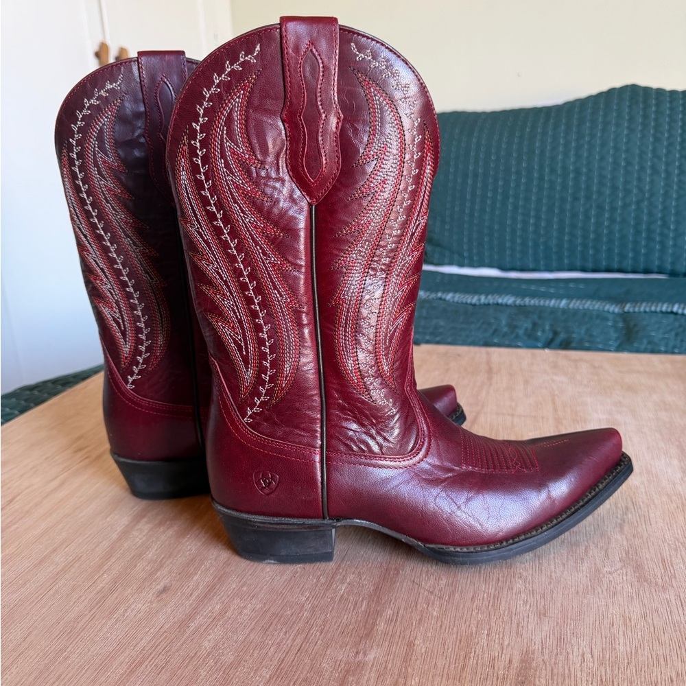 Ariat Burgundy Leather Western Boots